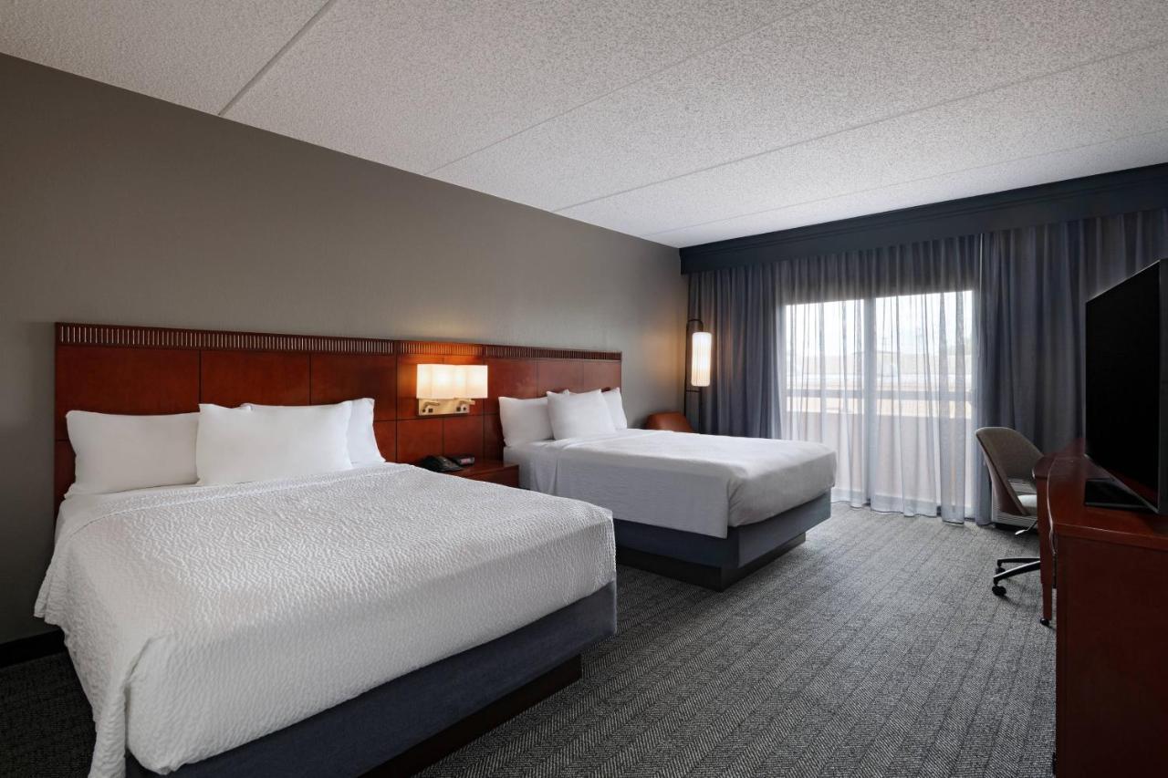 Отель Courtyard By Marriott San Antonio Medical Center Экстерьер фото