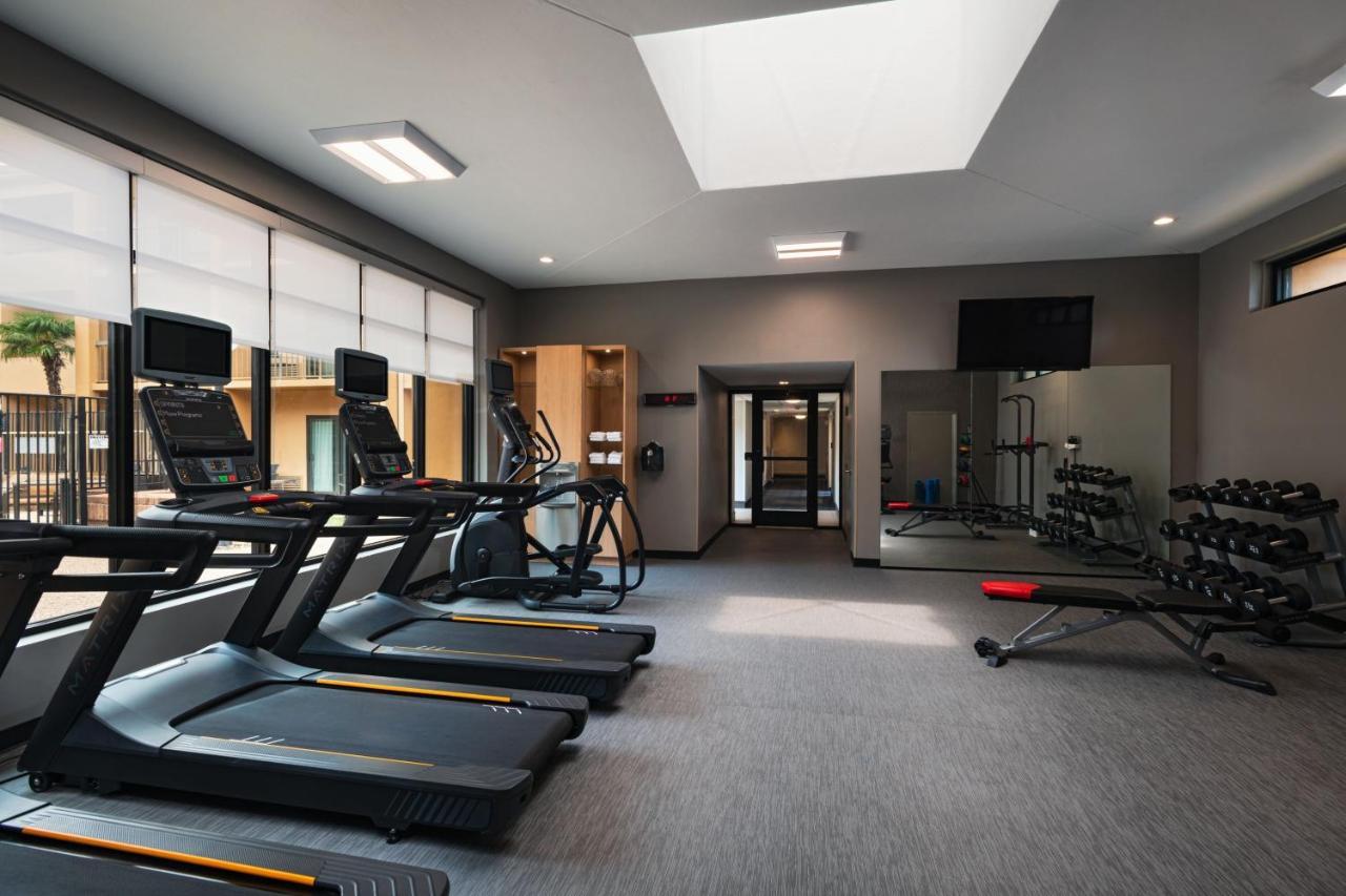 Отель Courtyard By Marriott San Antonio Medical Center Экстерьер фото