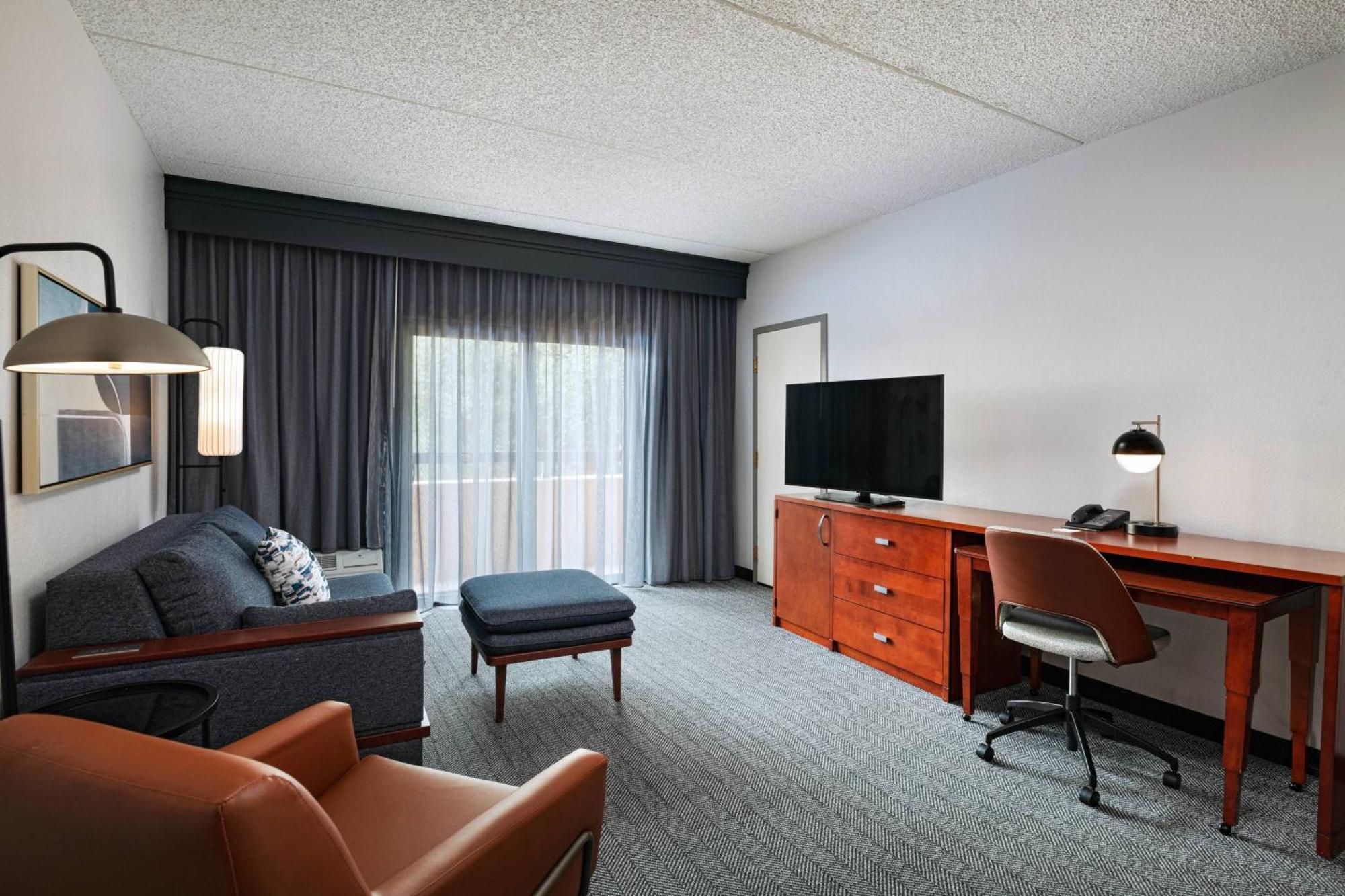Отель Courtyard By Marriott San Antonio Medical Center Экстерьер фото