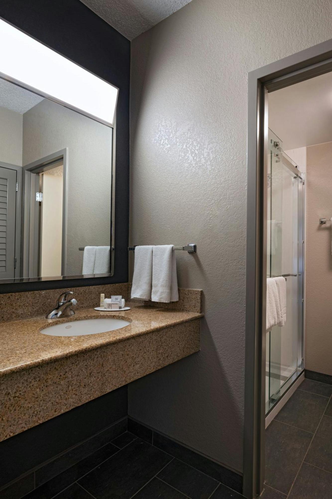 Отель Courtyard By Marriott San Antonio Medical Center Экстерьер фото
