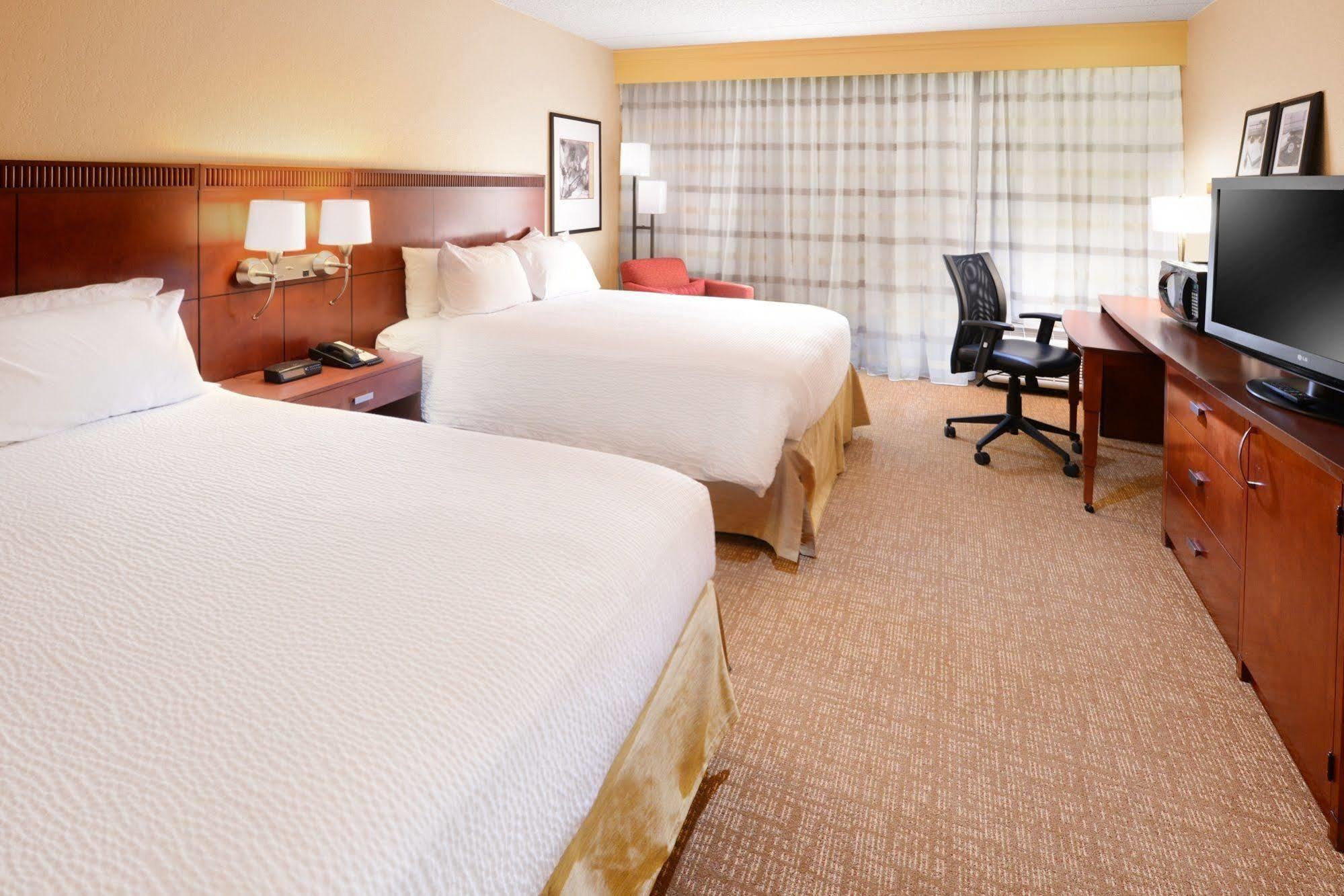 Отель Courtyard By Marriott San Antonio Medical Center Экстерьер фото